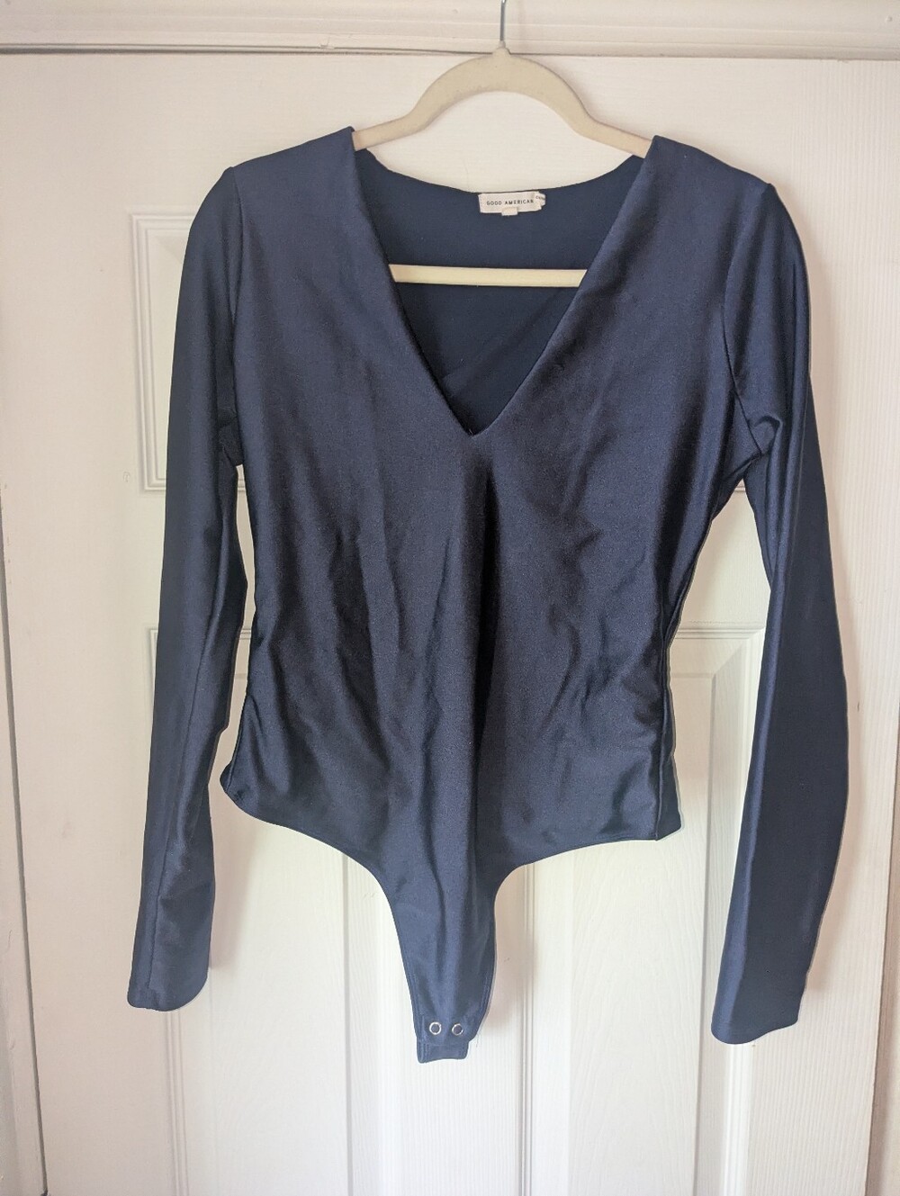 Good American Deep Navy V-Neck Long Sleeve Bodysuit. Size 3 (Large) - Picture 4 of 6